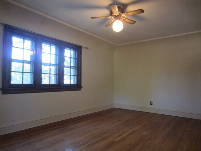 Building Photo - 1503 E Kensington Blvd