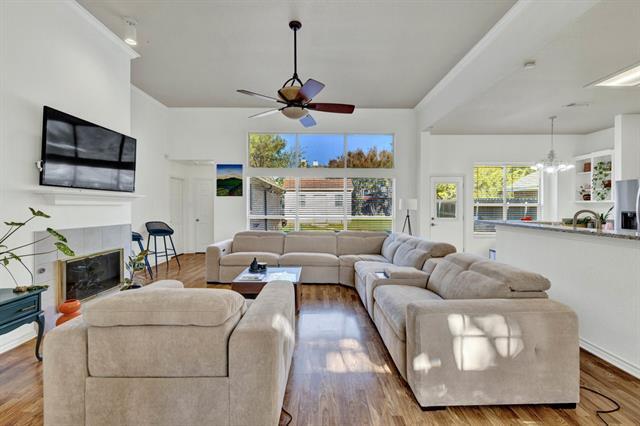 Foto del edificio - 18 Equestrian Ct