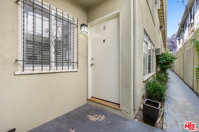 Building Photo - 920 Westbourne Dr