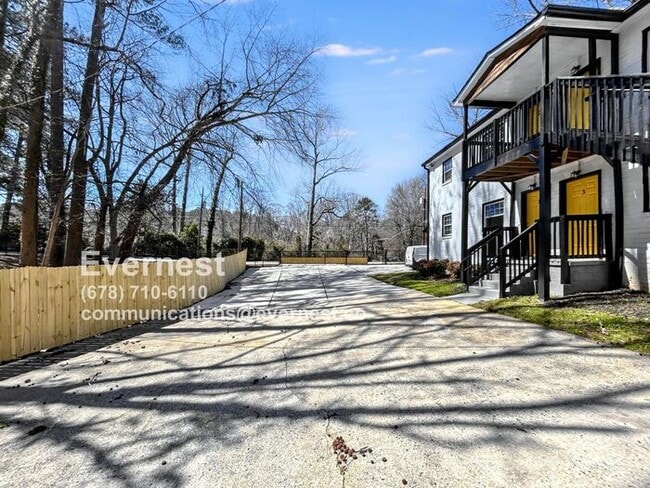Foto del edificio - 399 Holly St NW