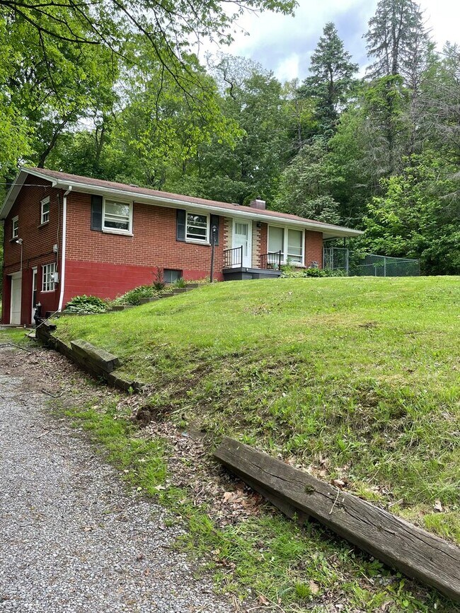 Foto del edificio - 3 Bedroom 2 Bath Ranch Home