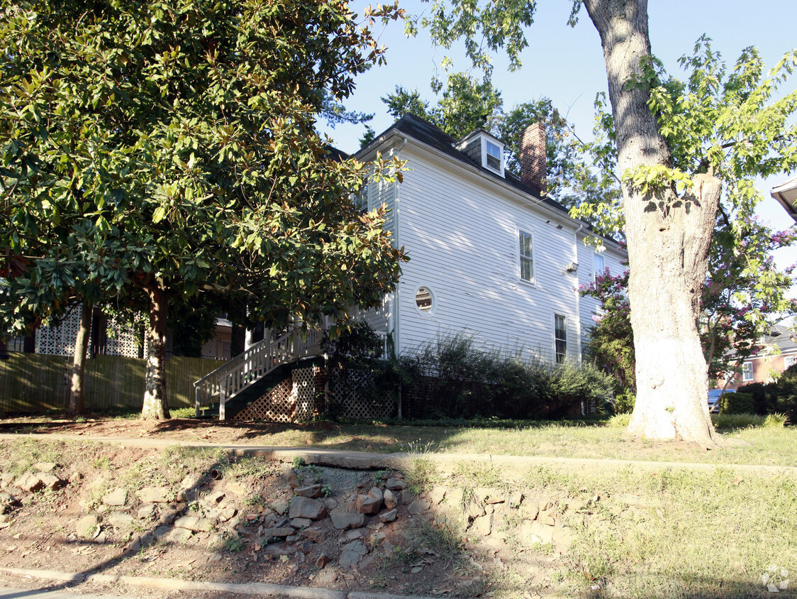 Building Photo - 165 Chancellor St