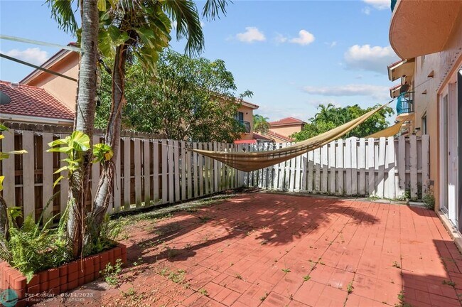 Foto del edificio - 16092 NW 22nd St