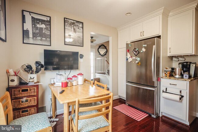 Foto del edificio - 7857 Parthian Ct