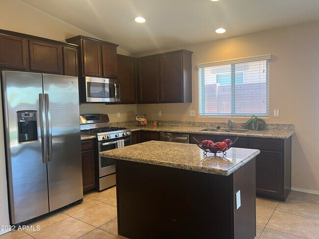 Building Photo - 2125 E Campo Bello Dr