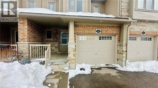 Photo du bâtiment - 96 Eliza Ave