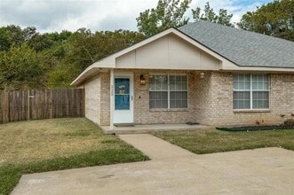 Building Photo - 325 Shady Valley Dr