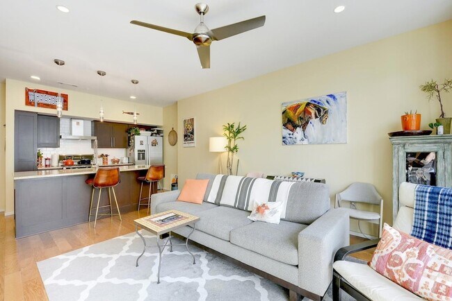 Building Photo - 1600 Barton Springs RD Unit 1504