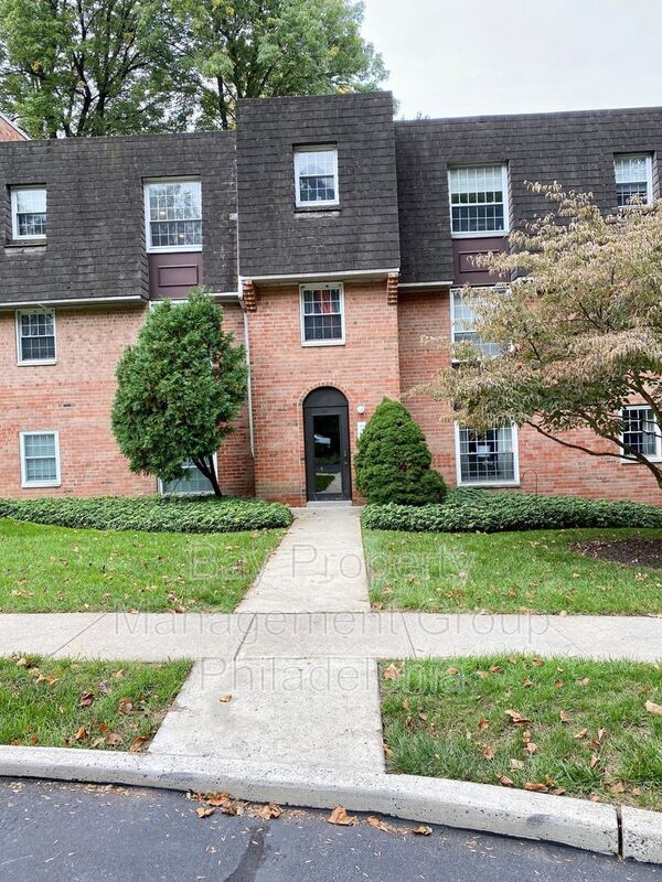 Primary Photo - 4000 Gypsy Ln