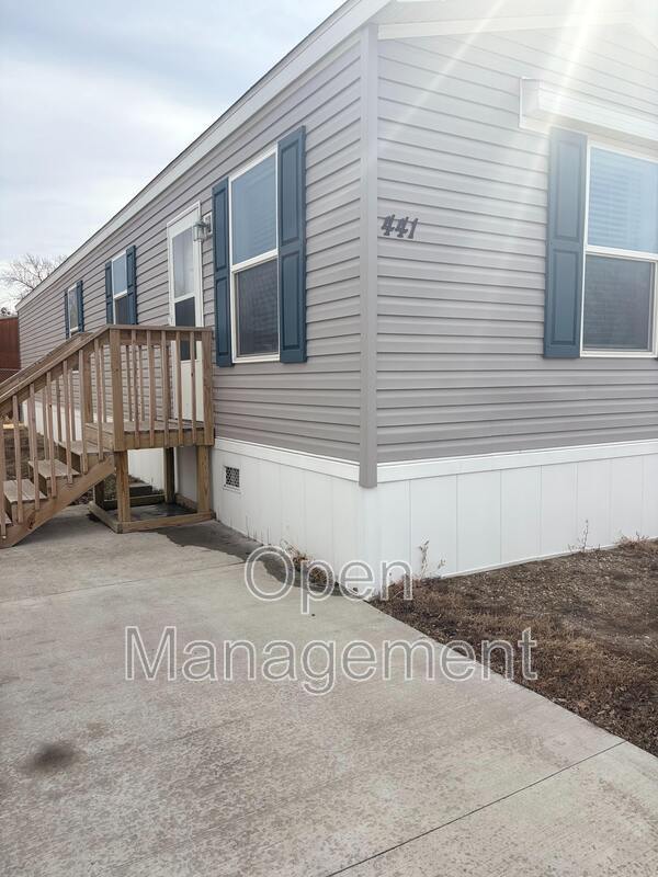 Building Photo - 825 1st Ave E