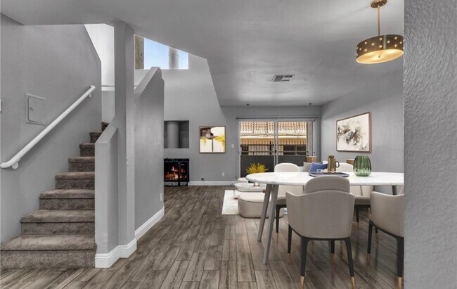 Foto del edificio - 6036 Hazelhurst Pl