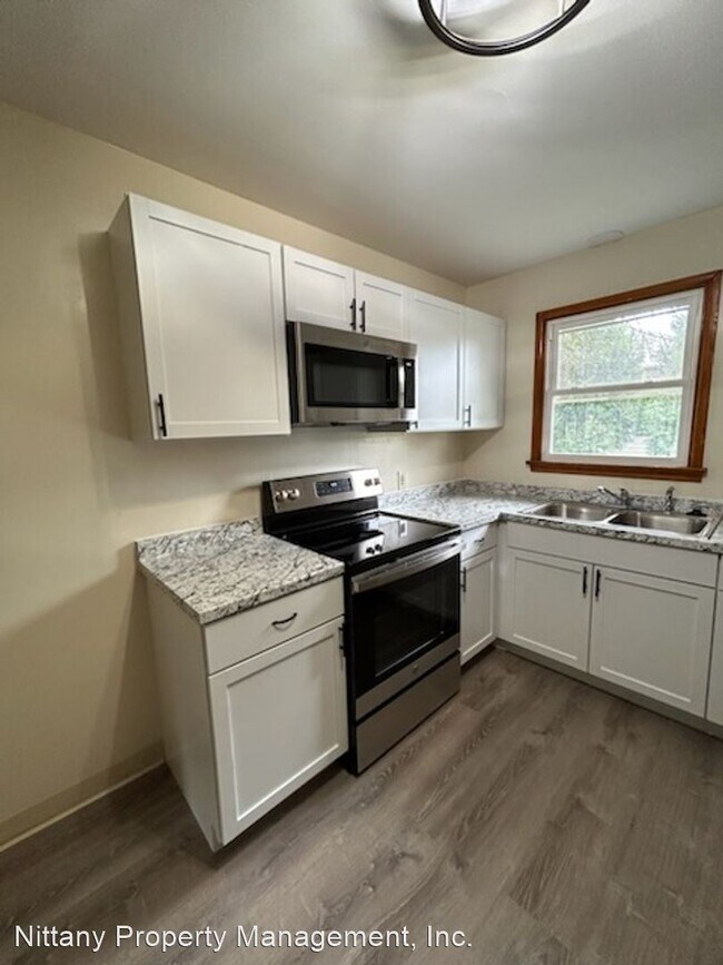 Building Photo - 3 br, 1 bath House - 1455 Ash Ave.