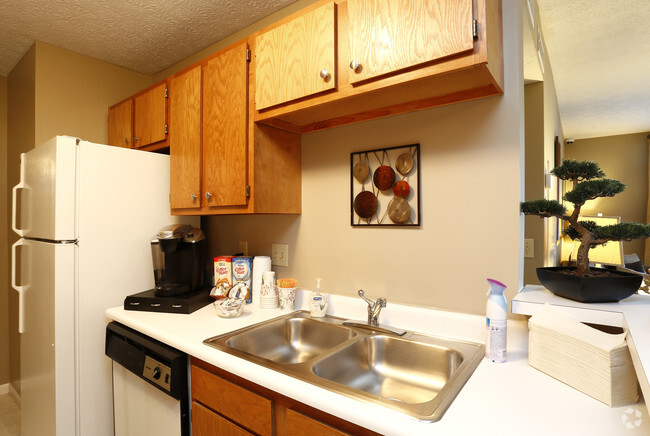 Deer Ridge Apartments Apartments - Loveland, OH | Apartments.com