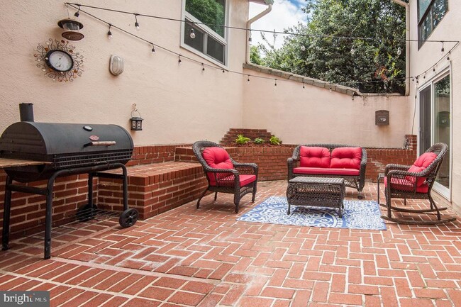 Building Photo - 11650 Mediterranean Ct