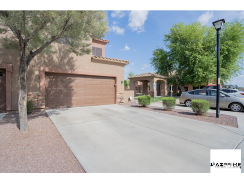 Primary Photo - Beautiful 3/2.5 Glendale Townhouse with Ba...
