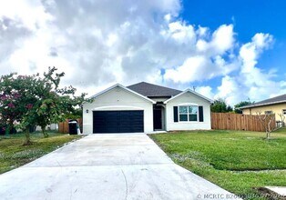 Building Photo - 341 SW Ridgecrest Dr