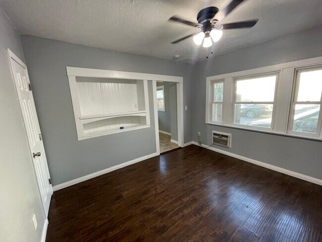 Building Photo - 222 Cypress Avenue, Unit 117 E Pine