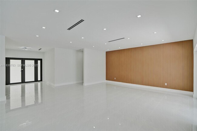 Foto del edificio - 1840 NE 199th St