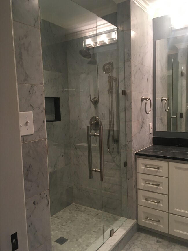 Foto del edificio - 4128 Emerson Ave