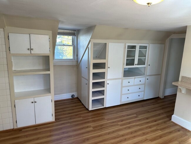 Building Photo - 17 Hanover St