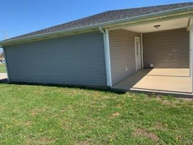 Building Photo - 3 Bedroom 2 Bath 1 Car Garage