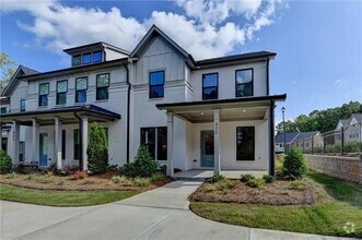 Building Photo - 400 Renwood Trl