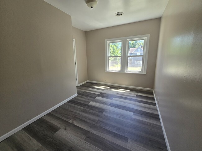 Building Photo - 4401 Irving Ave N