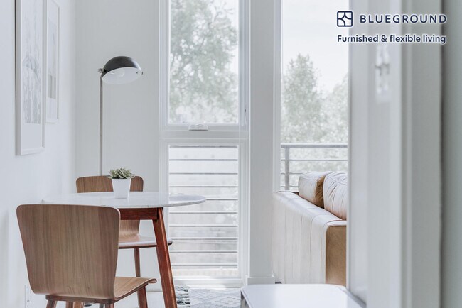 Foto del edificio - 1111 H St NE