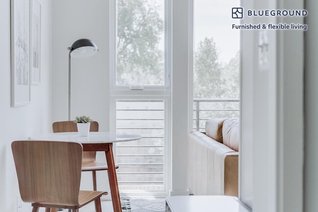 Building Photo - 1111 H St NE