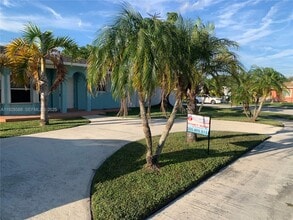 Building Photo - 14300 SW 105th Ave