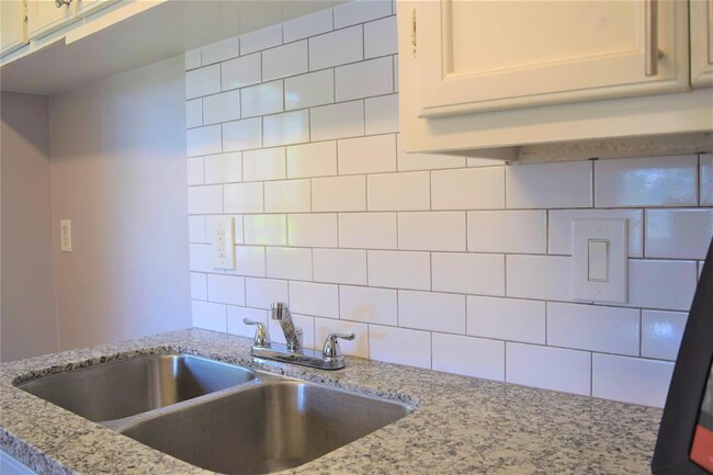 Foto del edificio - 7033 Kinney St