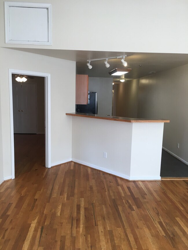 803 W Broad St Unit 3, Richmond, VA 23220 Apartments in Richmond, VA