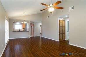 Foto del edificio - 565 Hunters Glen St