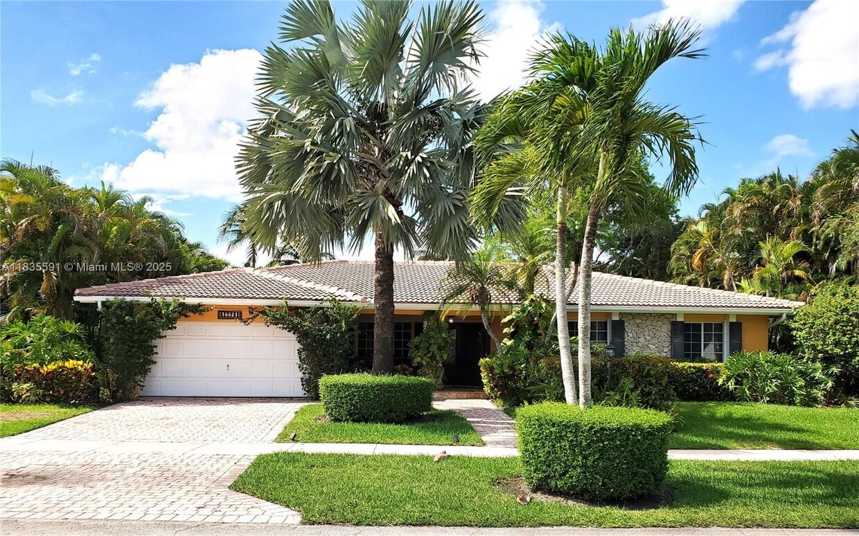 Primary Photo - 16621 Royal Poinciana Dr