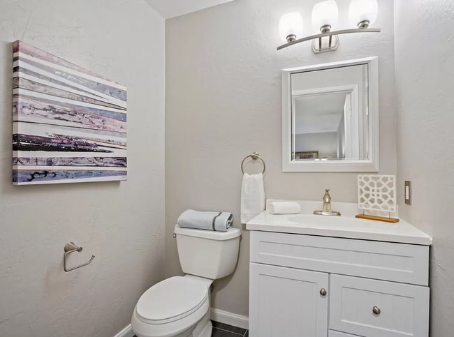 Building Photo - 772 Walnut Street, Unit 6