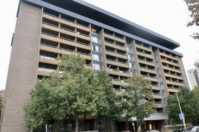 Foto del edificio - Plymouth West Apartments (Senior 62+)