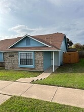 Building Photo - 12402 Alderbrook Dr