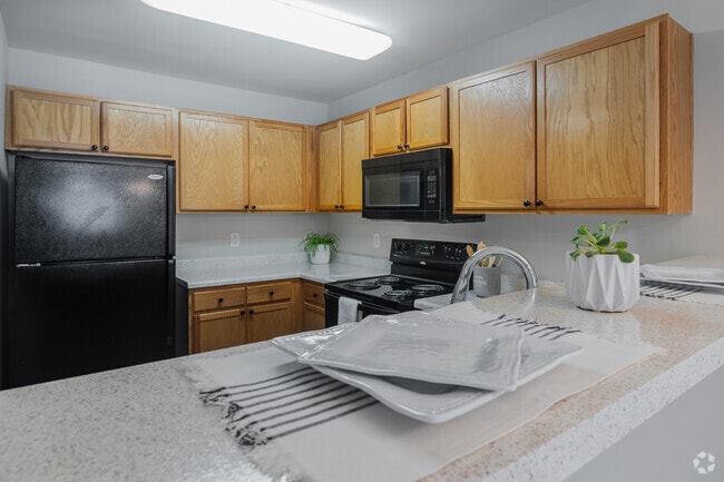 2HAB, 2BA - 1,023 ft² - Isla de cocina - Palisades at Carters Mill