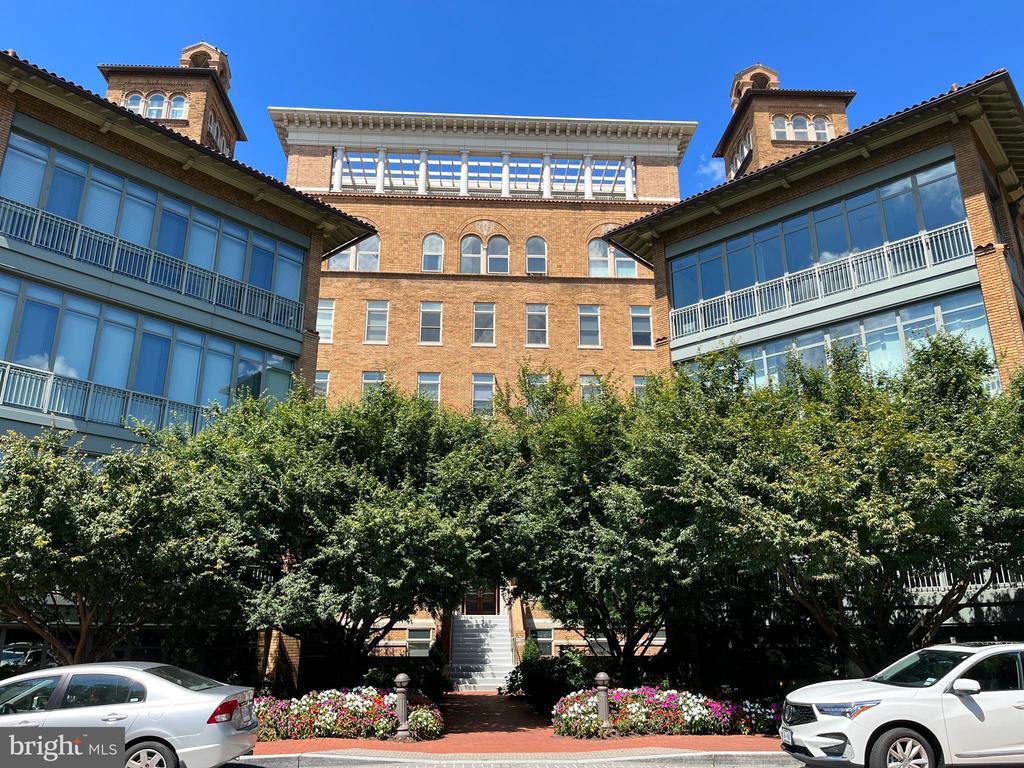 Foto principal - 2425 L St NW