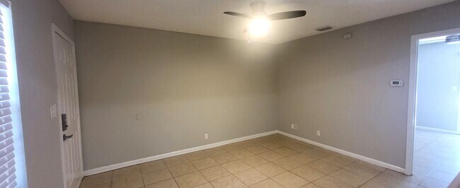 Building Photo - Updated 1BR/1BA Ortega Farms Apartment