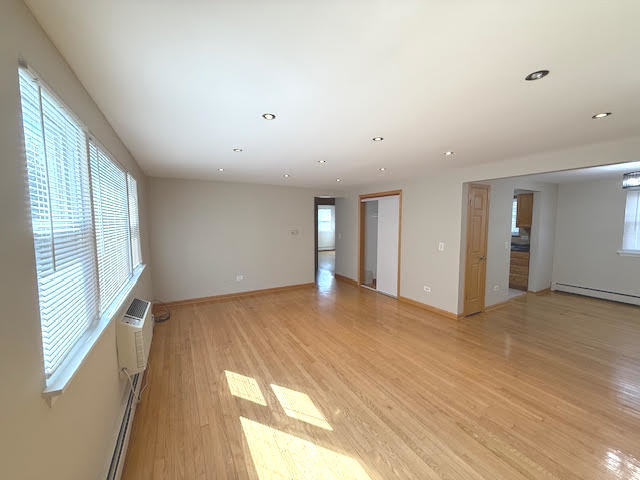 Foto del edificio - 8734 W Summerdale Ave