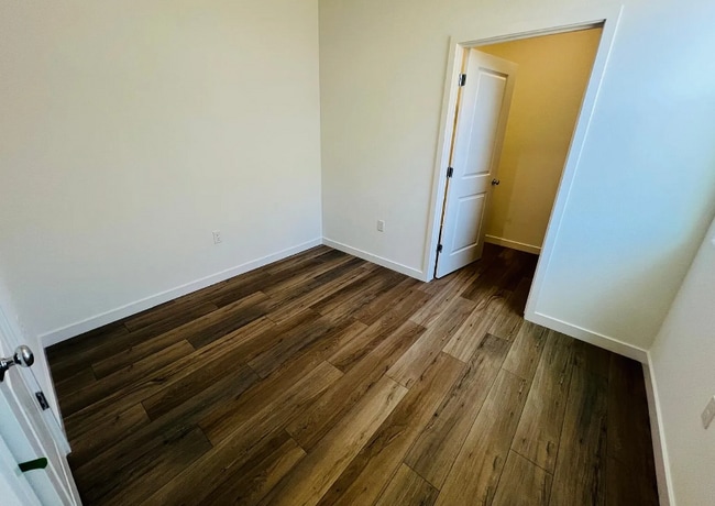 Foto del edificio - 2253 Monferrato St