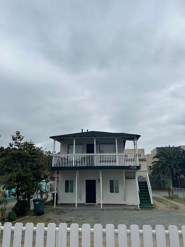 Primary Photo - 1130 Palm Avenue