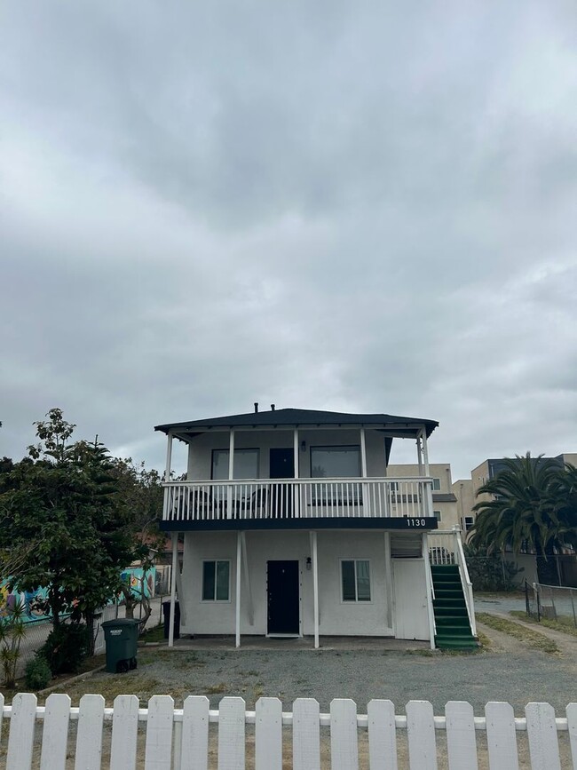 Building Photo - 1130 Palm Ave