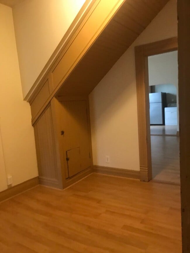 Foto del edificio - Downstairs unit....1 Bedroom 1 Bath