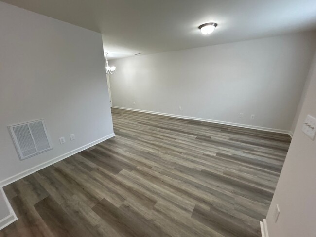 Foto del edificio - Updated 3 Bedroom | 2.5 Bath Townhome in R...