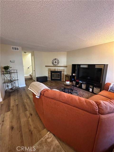 Foto del edificio - 6926 Laguna Pl