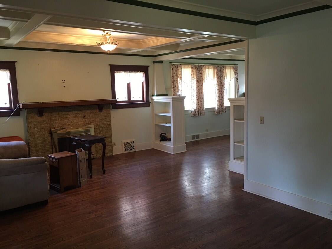Beautiful hardwood floors - 905 N Rebecca Pl
