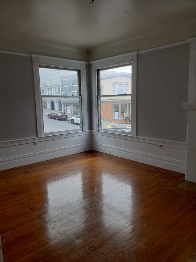 Primary Photo - 144 Hugo St