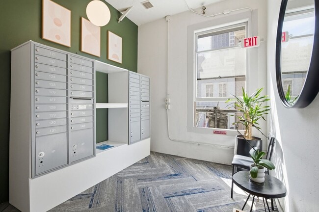 Building Photo - 706 Kearny-124